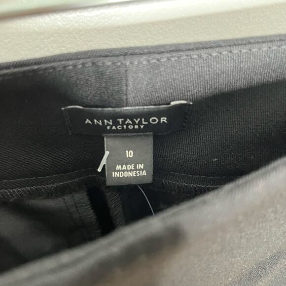 Ann Taylor Factory The Straight Dress Pants Women 10 Black Pleat Workwear Office - Picture 5 of 11